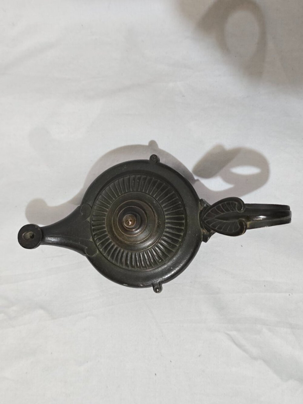 Antique Style Bronze Oil Lamp - Grand Tour Aladdin Style - Bronze